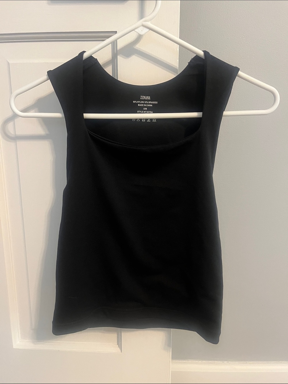 Brand new - Never worn! Zenana Outfitters Black Scoop Neck Tank